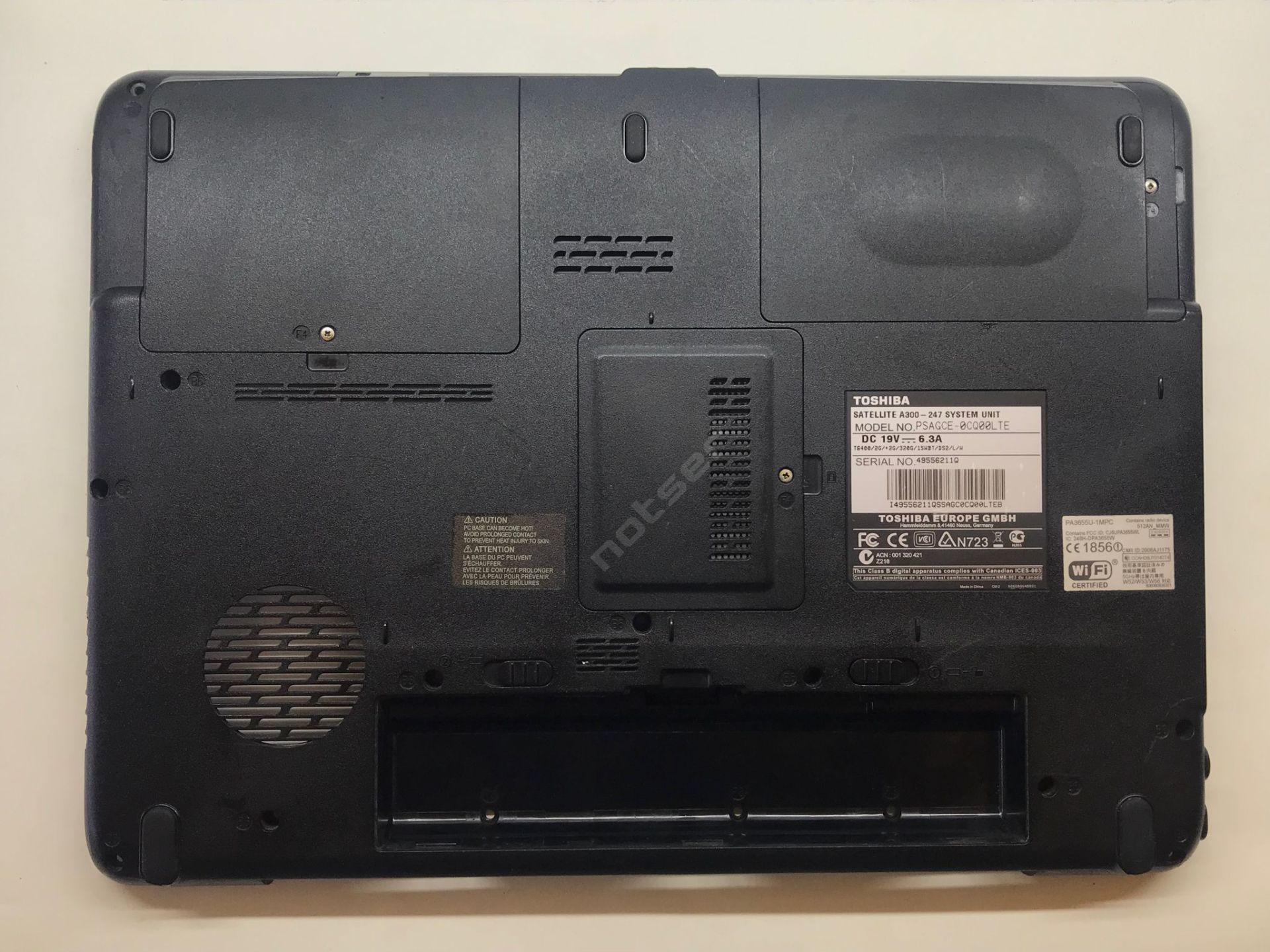 Toshiba Satellite A300 A305 A300D A305D V000120690 Alt Kasa