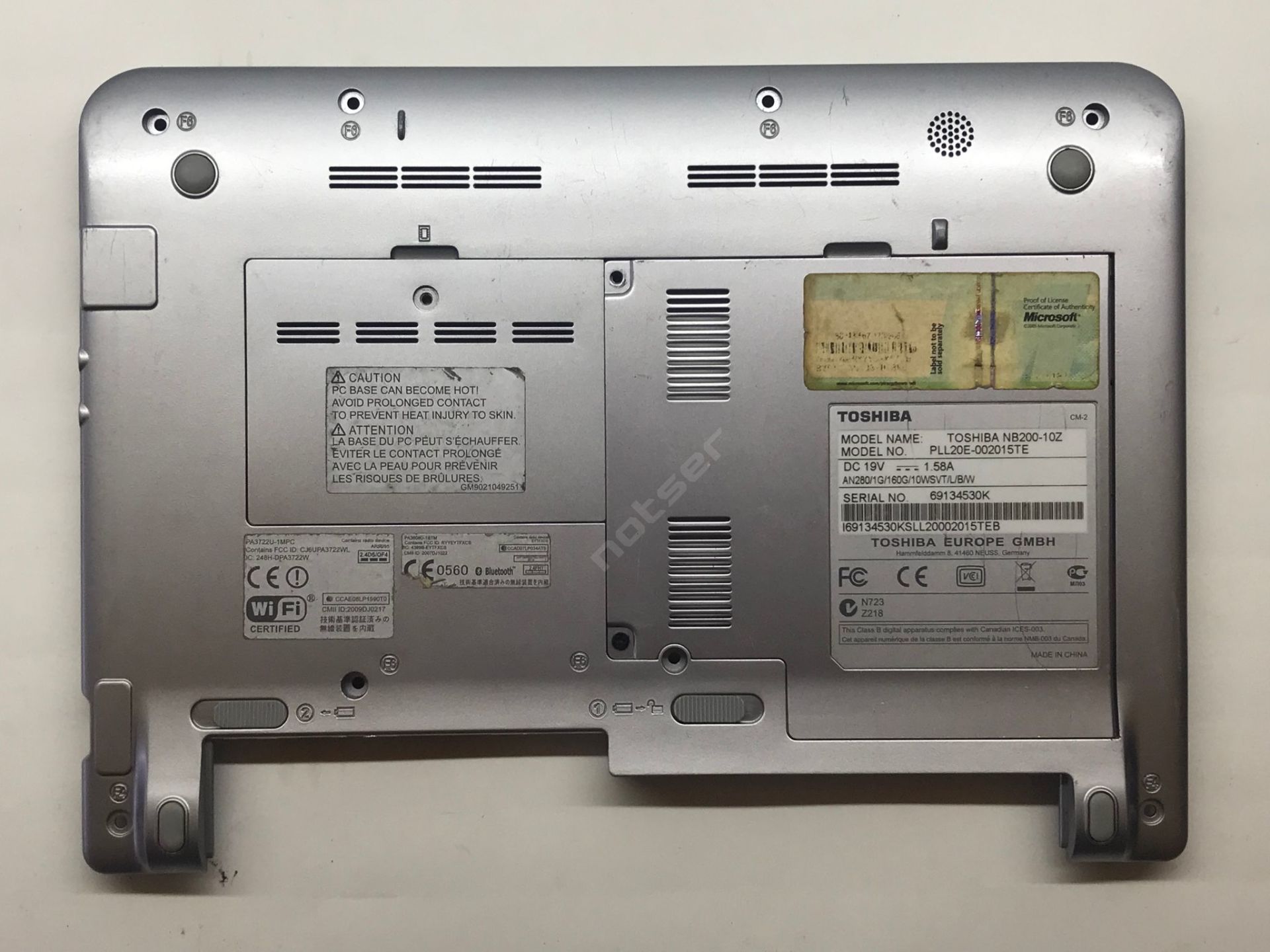 Toshiba Nb200 Gri Alt Kasa