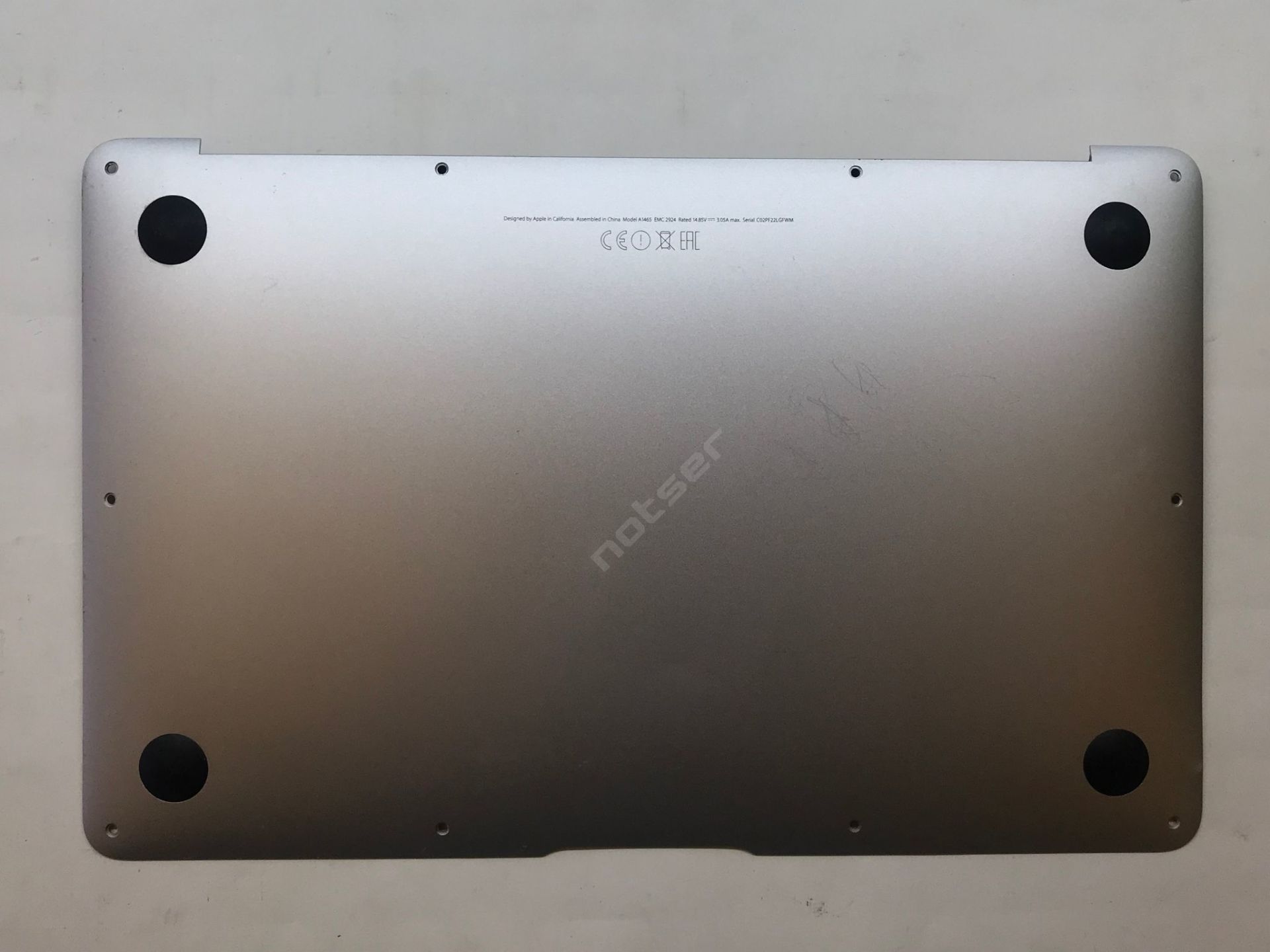 Apple Macbook Air A1465 EMC 2924  Alt Kasa
